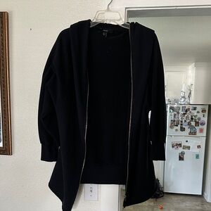 Black 1/2 sleeve hoodie that zips ALL THE WAY up! Size small